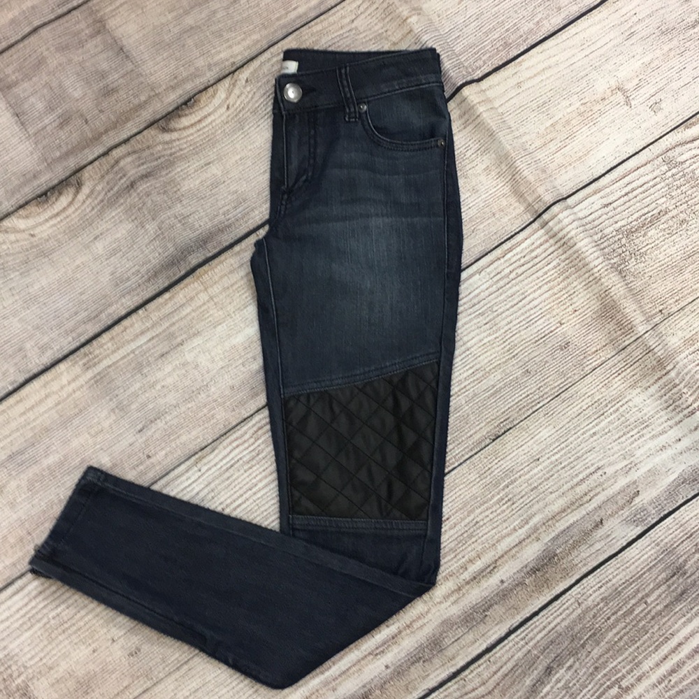 😍 BCBGeneration Dark Wash Skinny Jeans 25 XS. Leather detailing